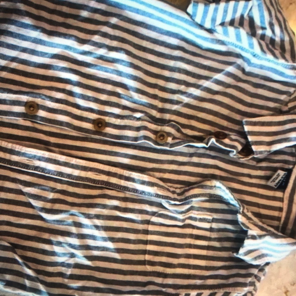 Stylish features a classic striped pattern boys blouse